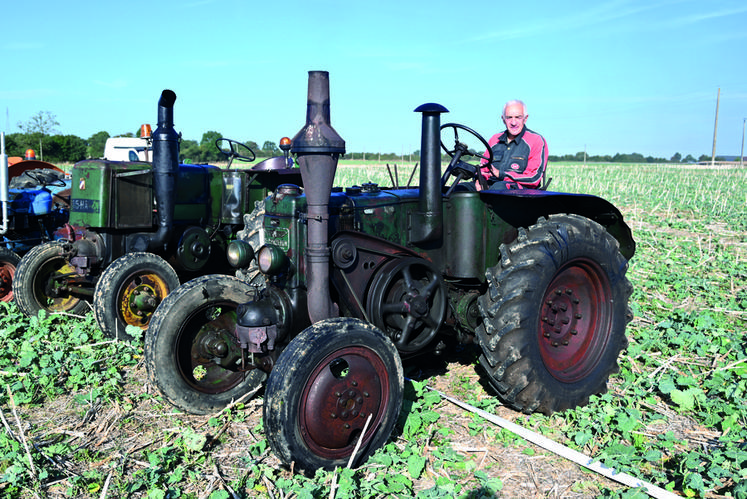 Philippe Granger était présent avec le tracteur percheron qui appartenait à son grand-père et qui date de 1948.