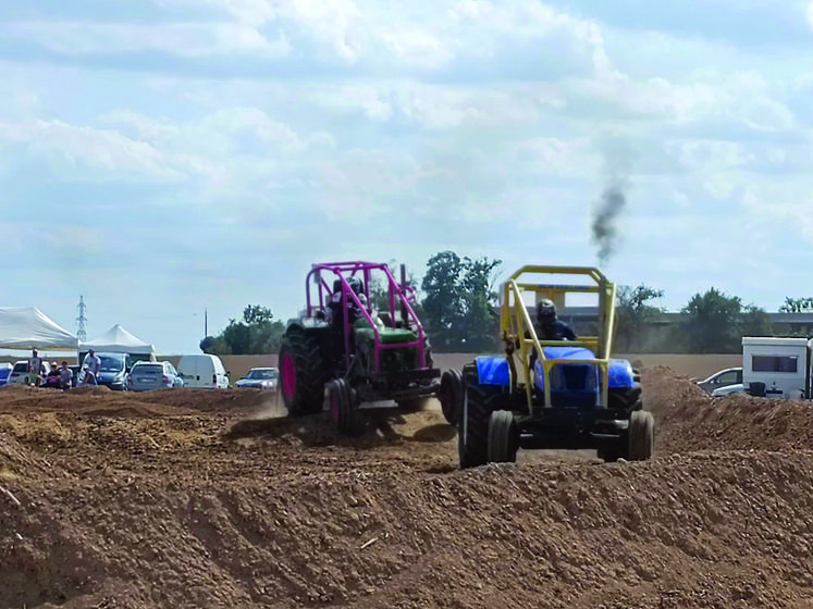 Plusieurs courses de tracto-cross ont rythmé la journée de Festi'campagne offrant un beau spectacle aux personnes présentes. 