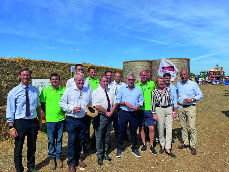 Le député de la circonscription, Frédéric Valletoux, et le sous-préfet de l'arrondissement de Fontainebleau, Thierry Mailles, ont rencontré les responsables professionnels agricoles. 