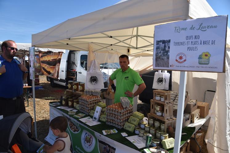  Guillaume Chantereau, producteur d'oeufs bio aux portes de Nemours. 