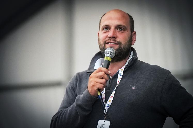 Durant la soirée adhérents qui s'est tenue vendredi 2 septembre, Charles Perdereau, président de JA CVL, a pris la parole devant les adhérents d'Eure-et-Loir et du Loiret.