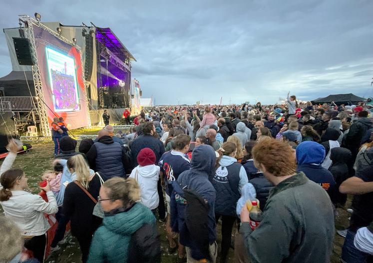 Le public a été nombreux à venir applaudir les artistes du Tour Vibration tous les soirs.