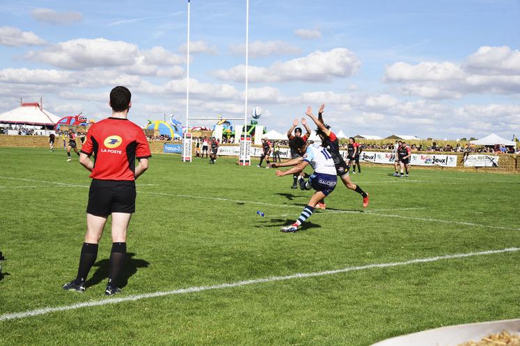 Le lancement du championnat de Fédérale 1 de rugby, dimanche, a vu la victoire du C'Chartres rugby face au RC Orléans, 32 à 16.