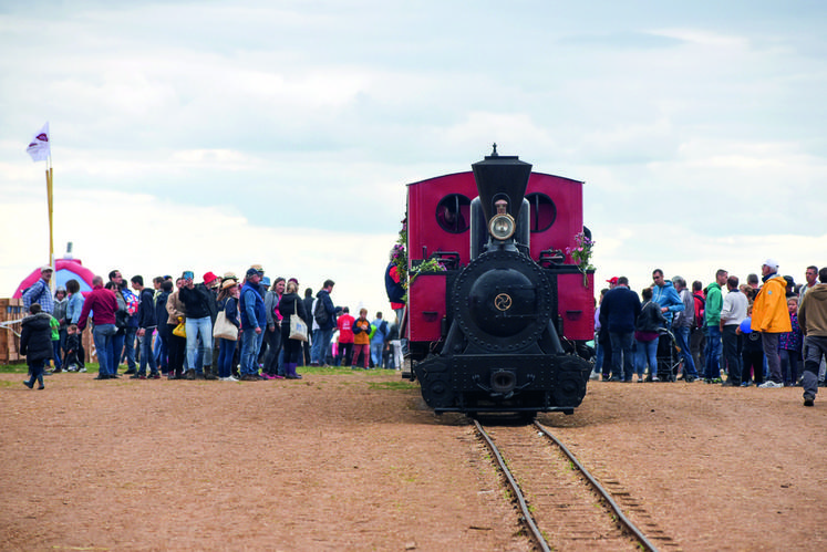 Il fallait être patient pour trouver une place dans l'un des deux petits trains. La boucle de 1 500 mètres de voie de chemin de fer s'arrêtait pourtant à quatre ­stations !