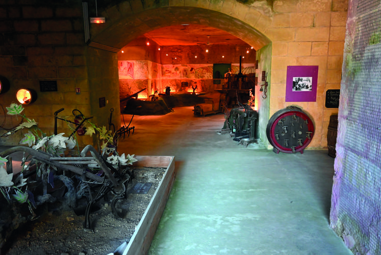 Le musée de la vigne et du vin de Châteauvieux regorge de nombreux outils anciens pour la viticulture. 