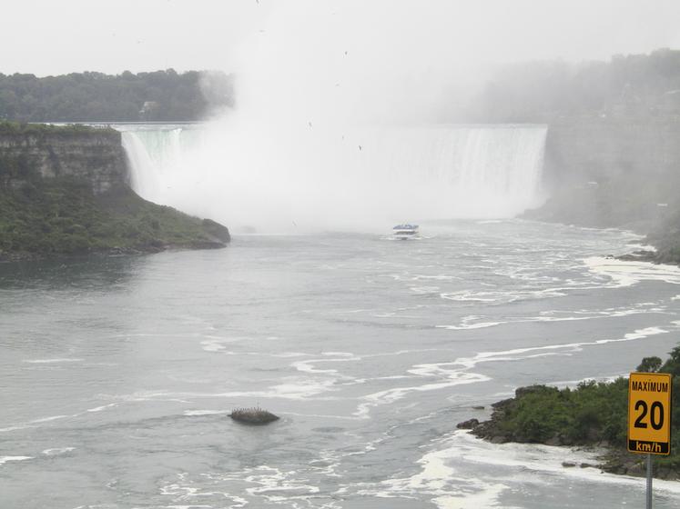 Les voyageurs ont pu admirer les célèbres chutes du Niagara.