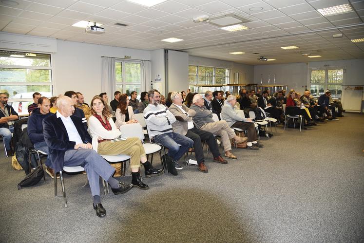 Au Chesnay (Yvelines), lundi 26 septembre, lors du lancement de l'Association pour le développement de l'apiculture (ADA) Île-de-France.