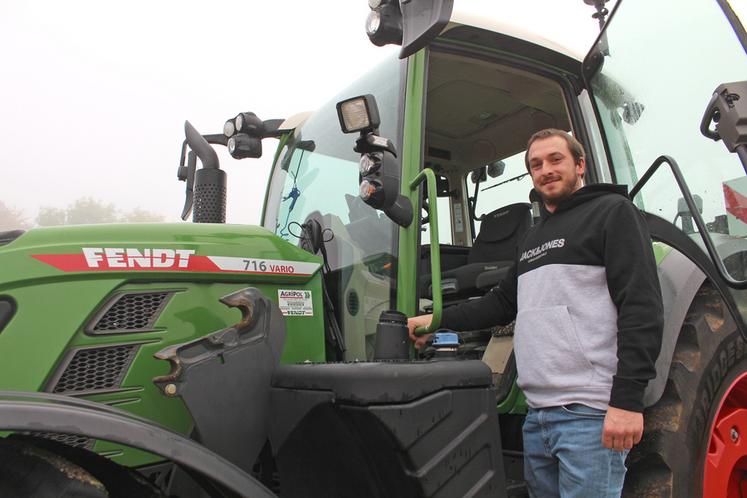 Alexandre Campion est satisfait de son Fendt 716 Vatio Gen 6. Confort et ­fiabilité sont les points qu’il apprécie particulièrement.