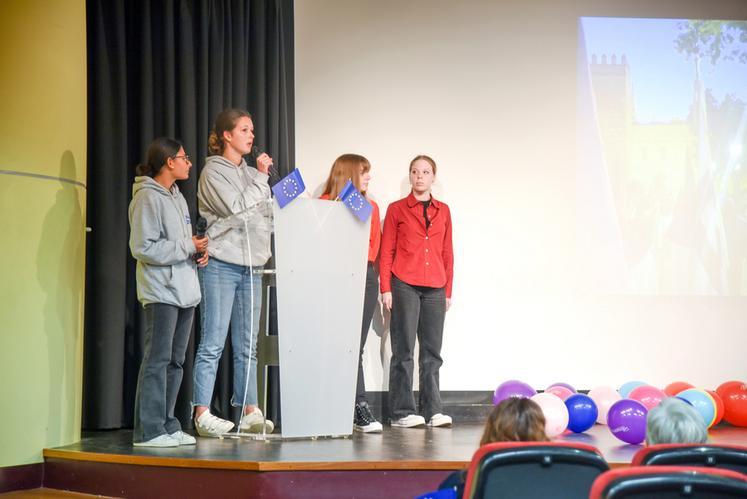 Le 13 octobre, à Mignières. Les élèves du LEAP Franz-Stock ont raconté leur expérience européenne avec Erasmus.