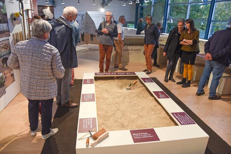 Le 18 octobre, à Chartres. L'exposition du Compa, Néolithique, aux origines de l'agriculture, permet à chacun de s'initier aux joies de l'archéologie grâce à un bac de fouilles.