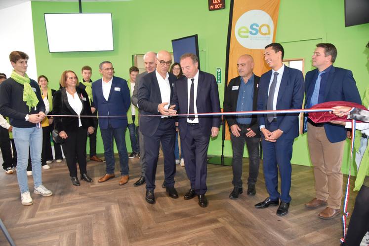 Le 14 octobre à Guyancourt (Yvelines). L'Esa a inauguré son nouveau campus parisien en présence de nombreux élus.