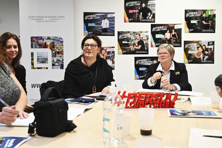 Le 4 novembre, à Blois. Karine Gourault, directrice de Be LC, et Catherine Lhéritier, vice-présidente du conseil départemental, ont évoqué la deuxième campagne «	Fier de mon job, ici en Loir-et-Cher	». 