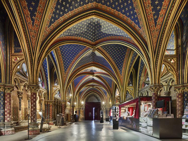 Sainte-Chapelle de Paris, chapelle basse vue d'ensemble. 