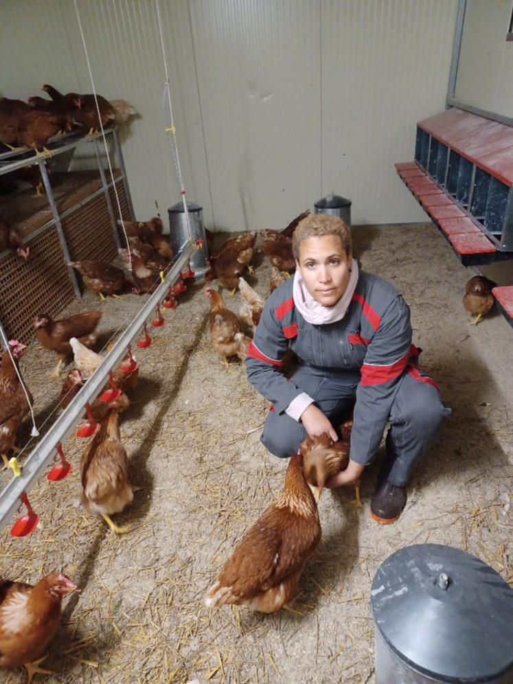 Installée depuis 2021, Corinne Voisin fait face à la grippe aviaire avec inquiétude.