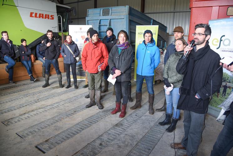 Le 18 novembre, à Villeneuve-Saint-Nicolas. La première promotion de l'École française d'agroforesterie est composée de personnes d'horizons très divers.