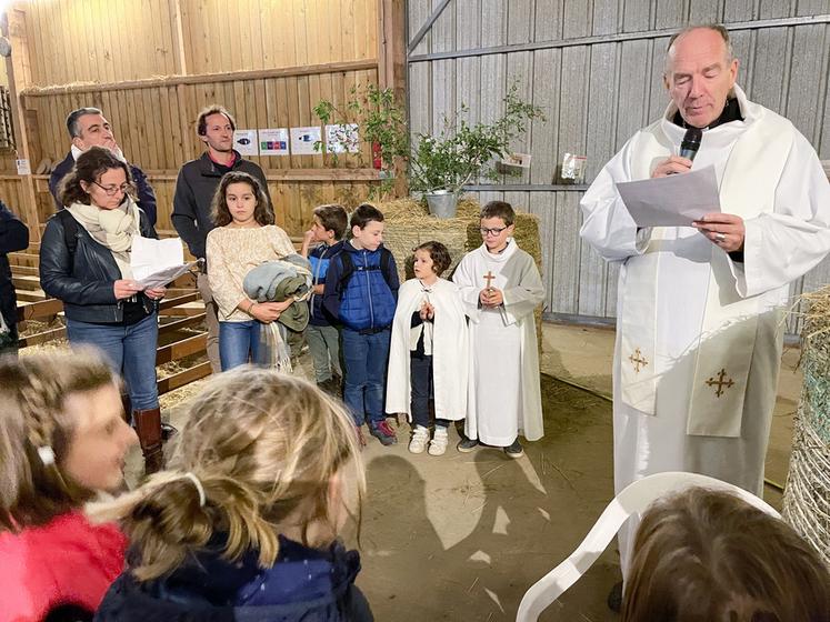 Samedi 12 novembre, à Thivars. L'évêque Philippe Christory a béni la nouvelle bergerie d'Étienne de Saint-Laumer.