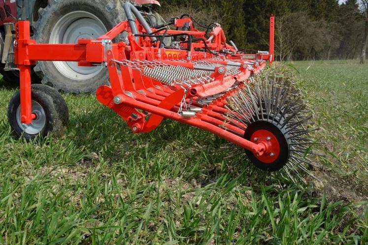 Les paliers des étoiles ne nécessitent aucun entretien et sont conçus pour durer longtemps. Les paliers restent donc sans jeu dans le compartiment, même après de nombreuses saisons et de nombreux hectares.