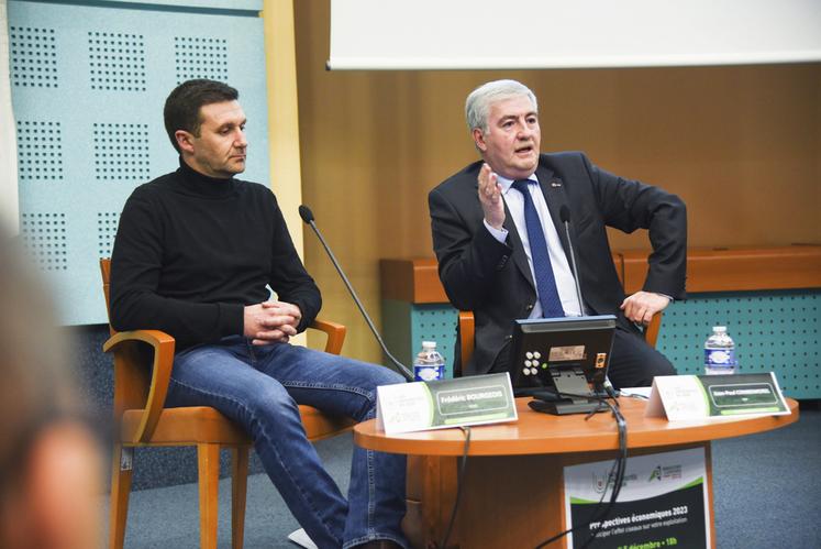 Lundi 5 décembre, à Chartres. Le directeur régional d'EDF, Jean-Paul Combemorel, s'est risqué à envisager l'avenir aux Universités du soir.