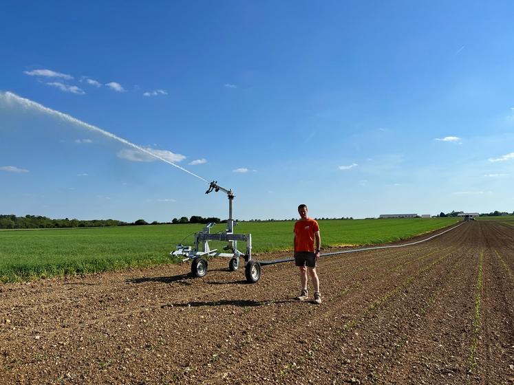 La question de l'eau, à laquelle est sensible l'agriculteur irrigant Baptiste Menon, s'invite au Ceser