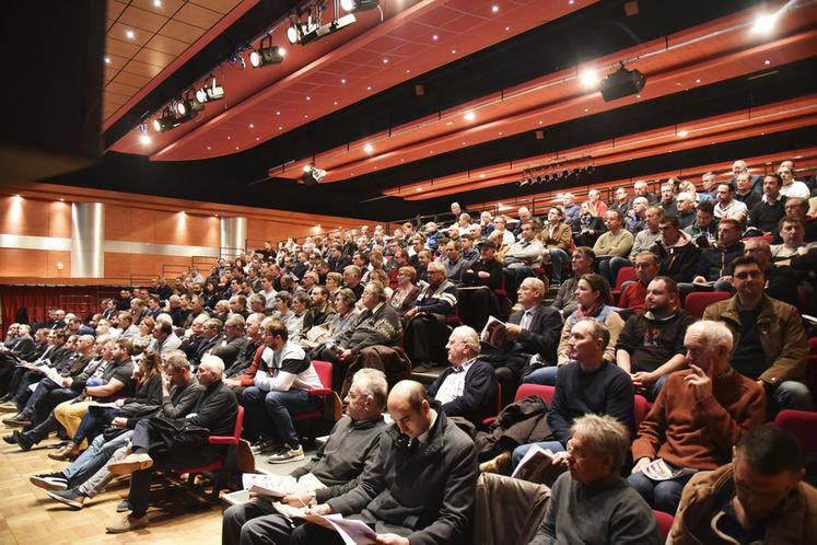 Nemours, mardi 29 novembre. Les sociétaires sont venus en nombre assister à l'assemblée générale de leur coopérative sous un nouveau format.