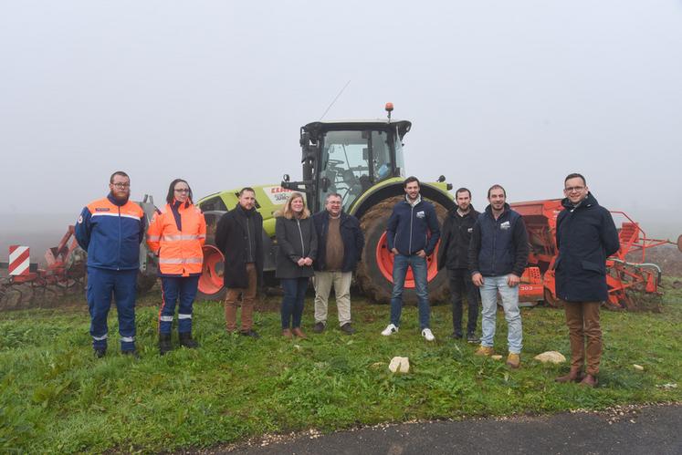 Le 7 décembre, à Toury. Avec les mêmes partenaires, l'opération Semis solidaires a été renouvelée cette année. 4 hectares d'orges ont été semés.