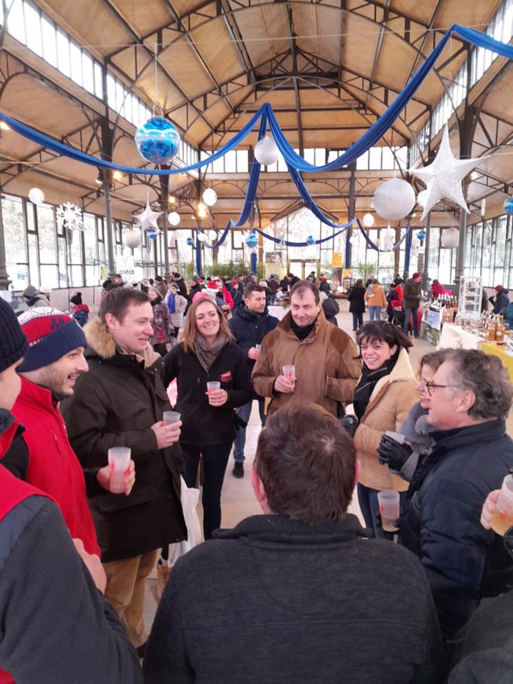 François Jouffroy, sous-préfet du Vendômois, était présent pour la visite officielle du marché de Noël JA 41 en présence d'élus locaux et de représentants de la profession agricole. 