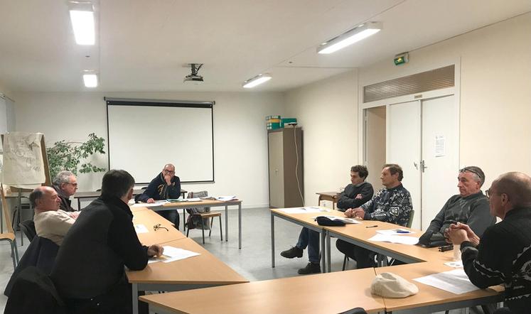 Aux Alluets-le-Roi (Yvelines), le 22 novembre, lors du bureau de Maule.