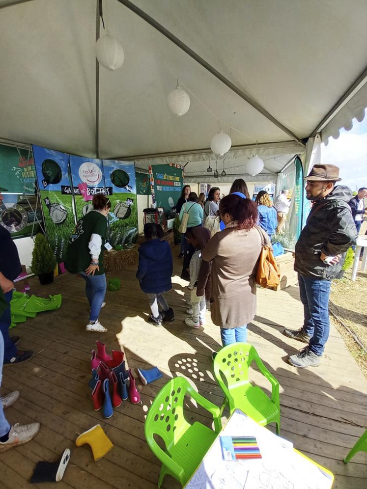 Début septembre, à l'occasion de l'événement Terres de Jim à Outarville, l'équipe de la FNSEA CVL a organisé pendant trois jours de nombreux temps forts sur son stand, de quoi présenter ses services et faire briller l’agriculture.