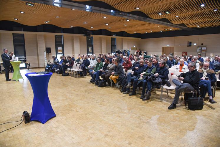 Le 15 décembre, à Janville. La réunion technique régionale de l'ITB a rassemblé une centaine de planteurs.