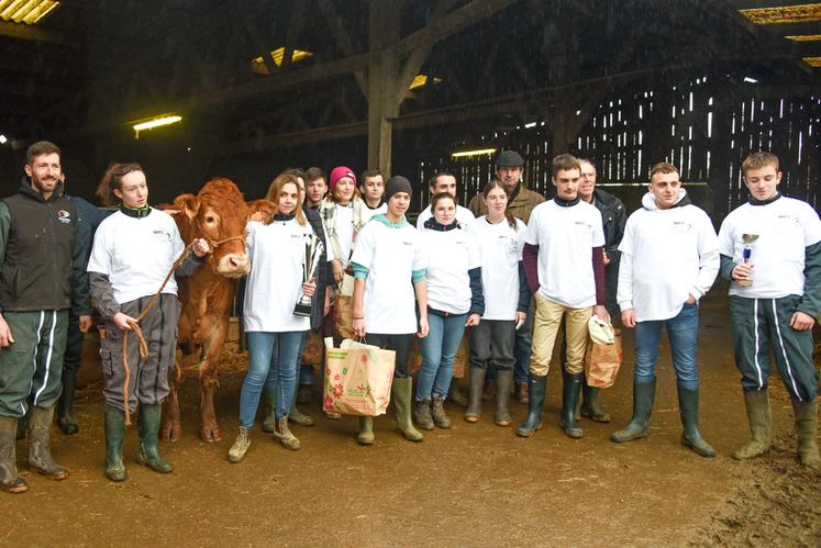 Le 5 janvier, à Saint-Uphace (Sarthe). Douze élèves de la MFR de Beaumont-les-Autels ont participé à la finale du Concours départemental de jugement de bétail.