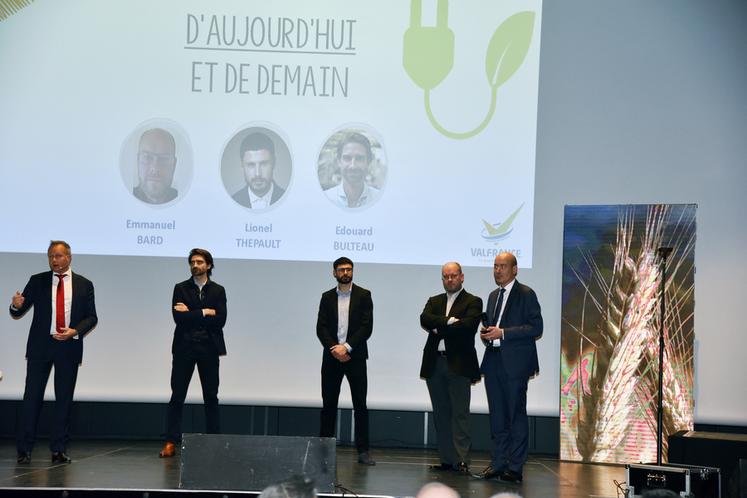 Les intervenants entourés du directeur, Laurent Vittoz (à g.), et du président, Christophe Grison (à d.).