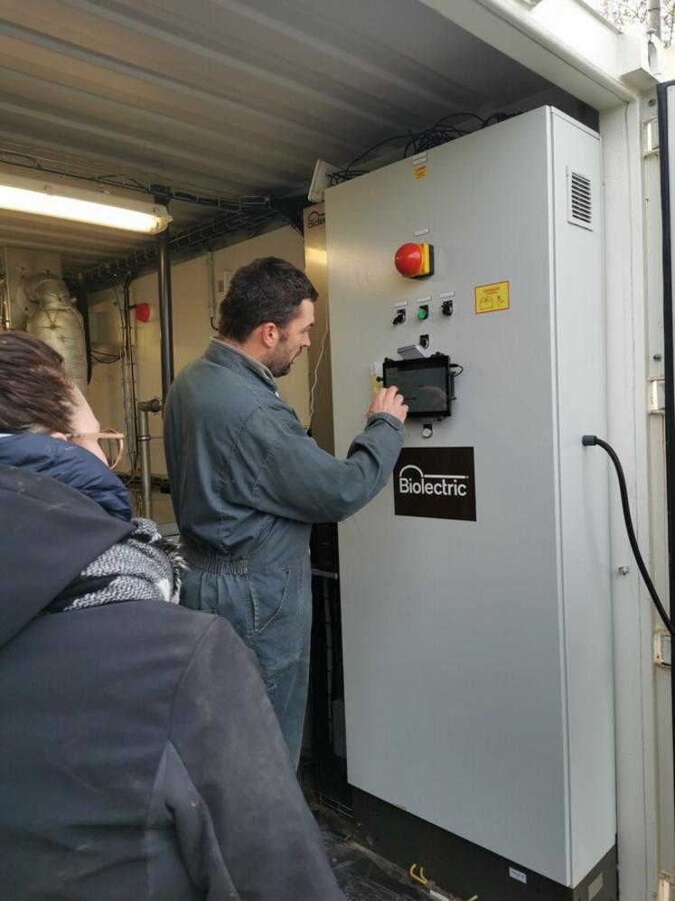 Simple d’utilisation et moins coûteuse, la micro-méthanisation séduit de plus en plus d’éleveurs qui transforment leurs effluents d’élevage en énergie verte valorisée.