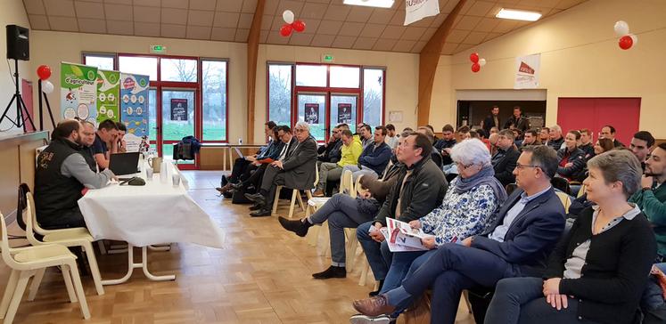 Jean-Pierre Sueur, sénateur du Loiret jusqu'en septembre prochain, a souligné sa quarantième participation à l'AG de JA 45, et Jean-Luc Riglet, vice-président du conseil départemental du Loiret, l'engagement d'1 million d'euros pour soutenir l'agriculture du territoire. 