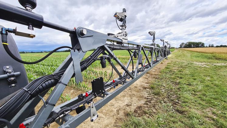 Les tests de pulvérisation en simultané ont été effectués sur un Sniper de 30 mètres Berthoud, équipé de capteurs Carbon Bee.