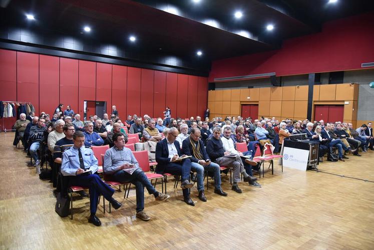 Jeudi 2 février, à Châteauneuf-sur-Loire. La salle était comble pour l'assemblée générale de la FNSEA 45.