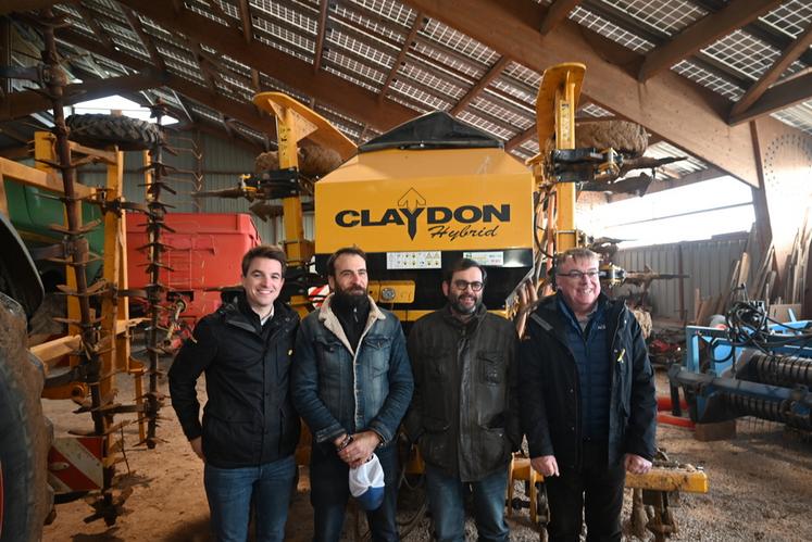 L'agriculteur d'Averdon Damien Lidon a présenté ses machines Claydon qu'il utilise régulièrement dans ses cultures.