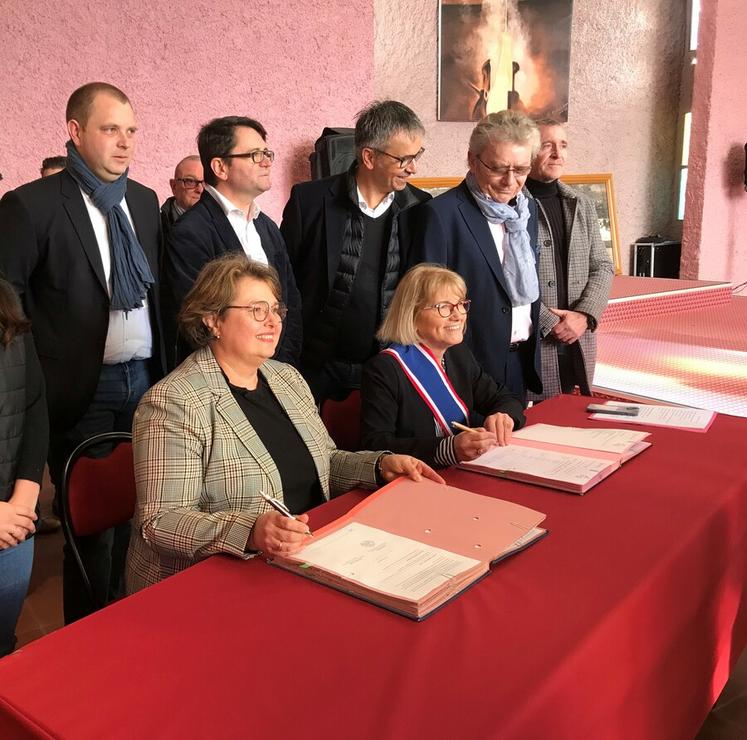 Nemours, samedi 4 février, lors de la signature de la convention-cadre.