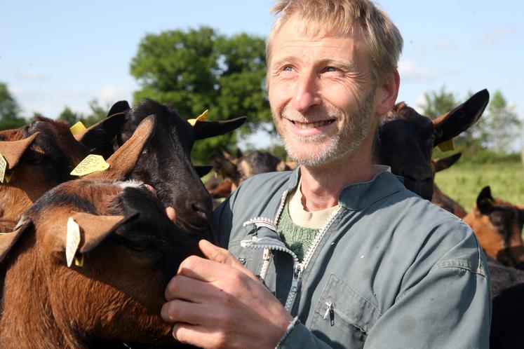Christophe Favard et ses chèvres.