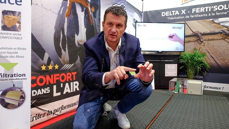 Samuel Boucard, responsable technique et commercial chez Bioret Agri France, explique le fonctionnement du Delta X lors du Sima 2022.