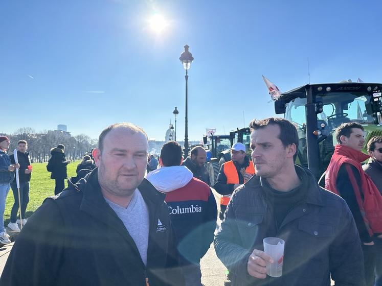 Le président de JA 45, Gabriel Beaulieu (à g.), a souligné les nombreux enjeux portés à l'occasion de cette manifestation.