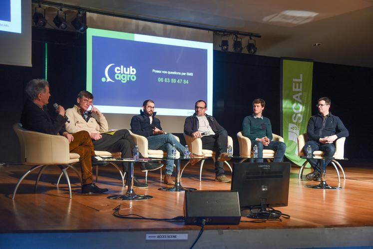 Le 9 février, à Chartres. Conférences et témoignages se sont succédés sur la scène de l'Agro club de la Scael, sous la houlette du directeur de son département agronomie, Joël Lorgeoux (à g.).