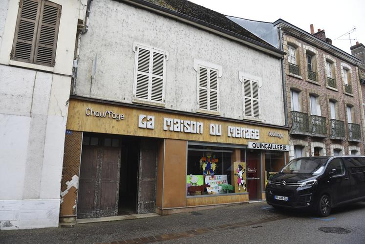 La visite s'est terminée à la « Maison du Ménage » de Château-Renard.