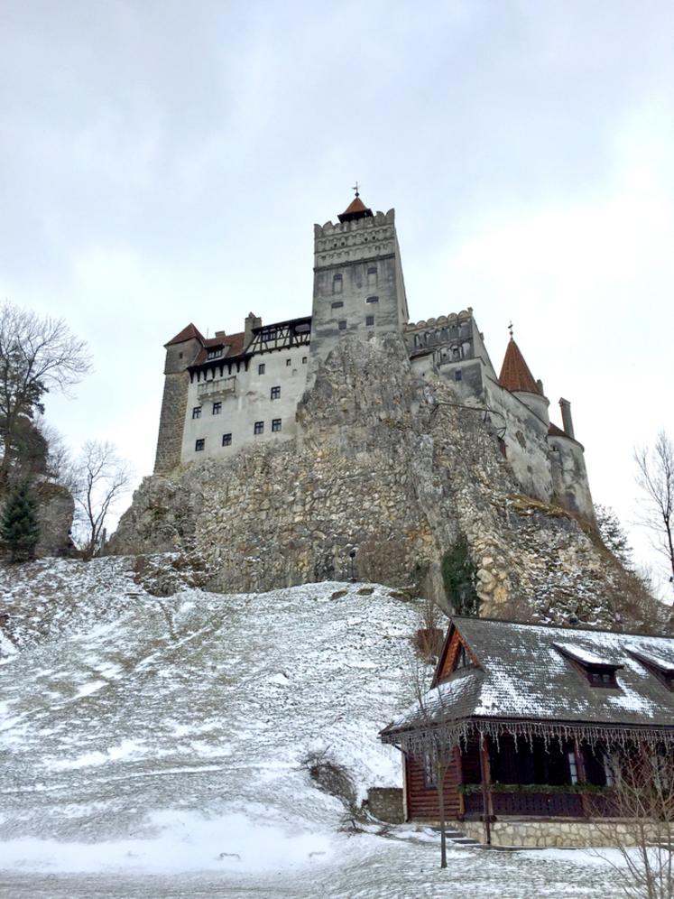 Le château de Bran, forteresse gothique réputée pour avoir abrité le comte Dracula.