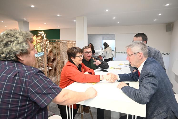 Le député loir-et-chérien Christophe Marion, ainsi que Didier Delory et François-Xavier Rone, président et secrétaire général de la FNSEA 41, se sont entretenus avec Christiane Lambert, présidente de la FNSEA. 