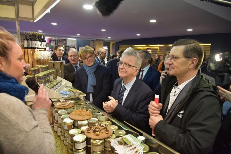 Durant leur visite inaugurale, les élus régionaux ont été rejoints par le ministre de l'Agriculture et de l'Alimentation, Marc Fesneau.