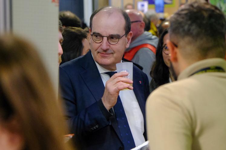 Jean Castex, ancien Premier ministre, est venu rencontrer les exposants euréliens.