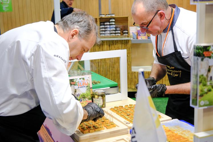 Trois chefs ont travaillé les produits locaux pour les proposer aux visiteurs.