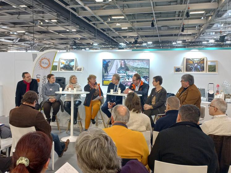 Mercredi 1er mars, au Salon de l'agriculture à Paris. Solaal a organisé une table ronde sur le thème du glanage solidaire.