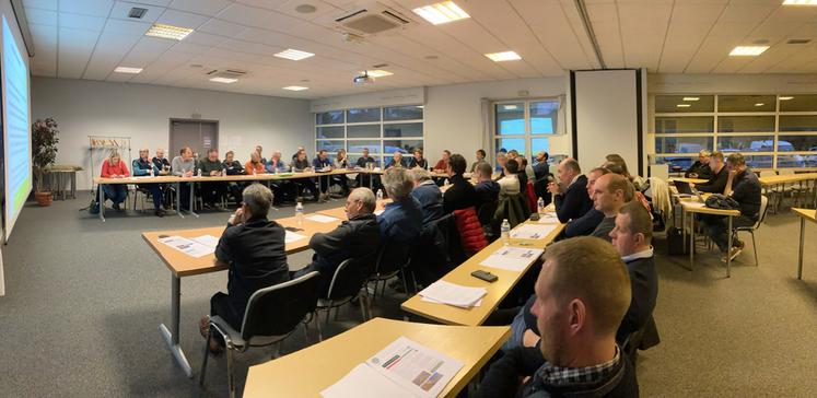 Mardi 7 mars, au Chesnay (Yvelines). Affluence record pour le conseil d'administration de la FDSEA.