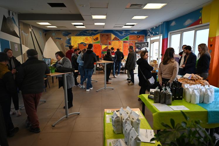 Une dizaine de producteurs étaient présents lors du marché de producteurs organisé par le lycée agricole de Montoire. 